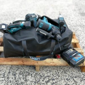 Kelmatt tool bags are quality made in Australia.  These bags are designed with a duffle style in mind, the come complete with a centre zip.  